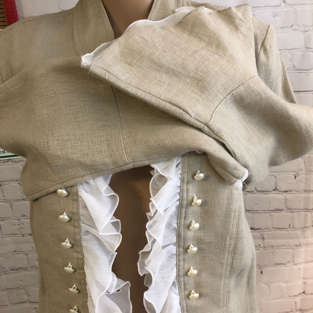 INSIGHT TAN LINEN WITH WHITE RUFFLED FRONT & ON ARMS  BUTTONS JACKET/TOP size 8 - Picture 11 of 15